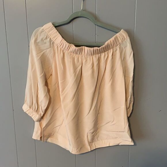 Babaton Silk Blush Off the Shoulder Blouse Size Small - Picture 3 of 4